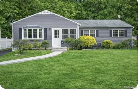 16 Meadow Road Cortlandt Manor NY 10548