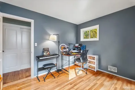 16 Meadow Road Cortlandt Manor NY 10548