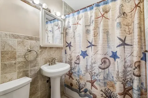 16 Meadow Road Cortlandt Manor NY 10548