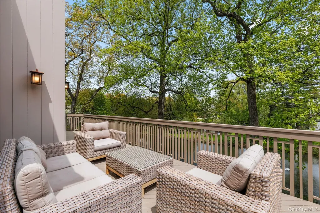 3 Lakeside Drive Rye NY 10580