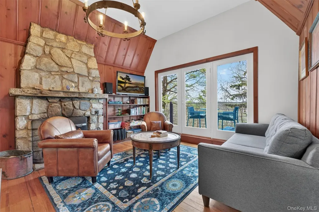 115 Tanglewylde Road Lake Peekskill NY 10537