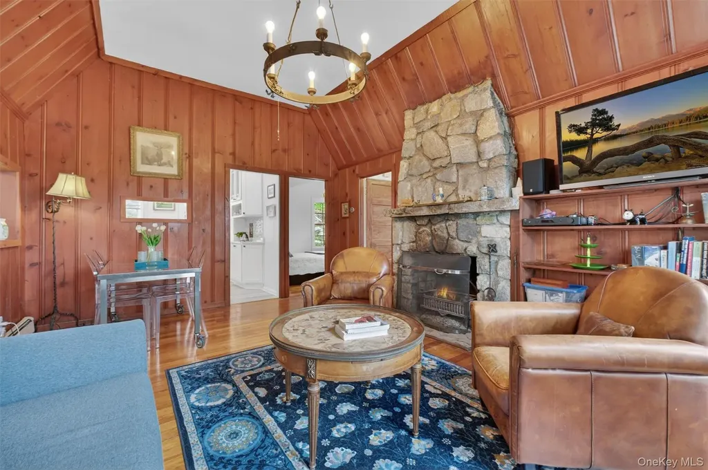 115 Tanglewylde Road Lake Peekskill NY 10537