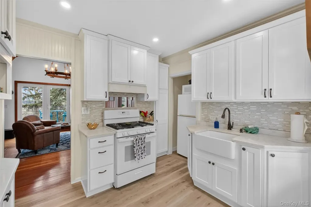115 Tanglewylde Road Lake Peekskill NY 10537
