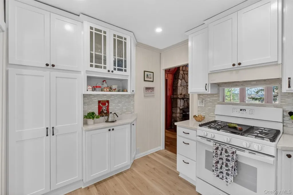 115 Tanglewylde Road Lake Peekskill NY 10537