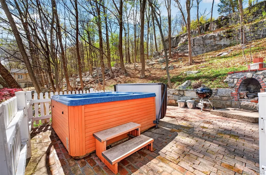 115 Tanglewylde Road Lake Peekskill NY 10537