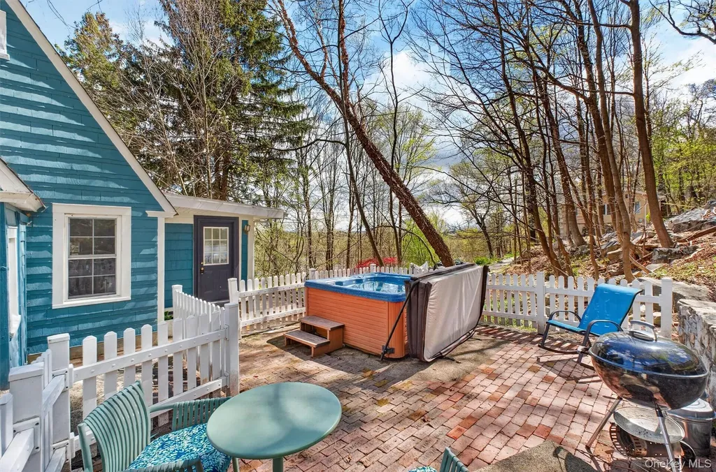 115 Tanglewylde Road Lake Peekskill NY 10537