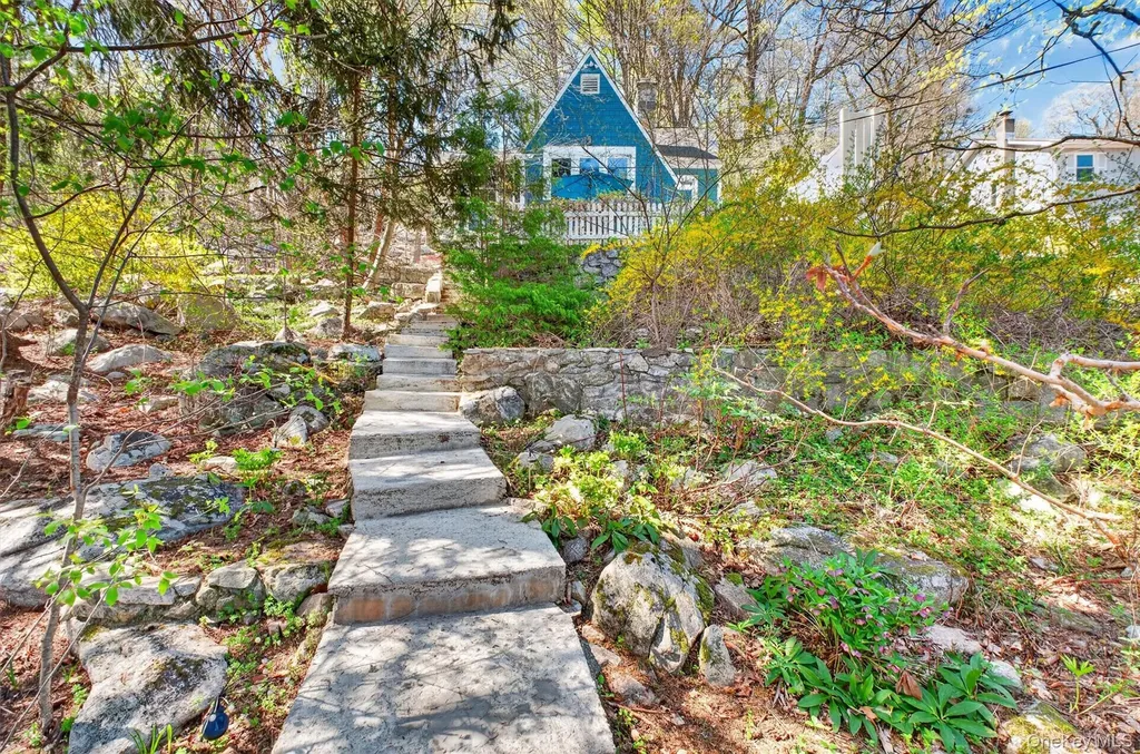 115 Tanglewylde Road Lake Peekskill NY 10537