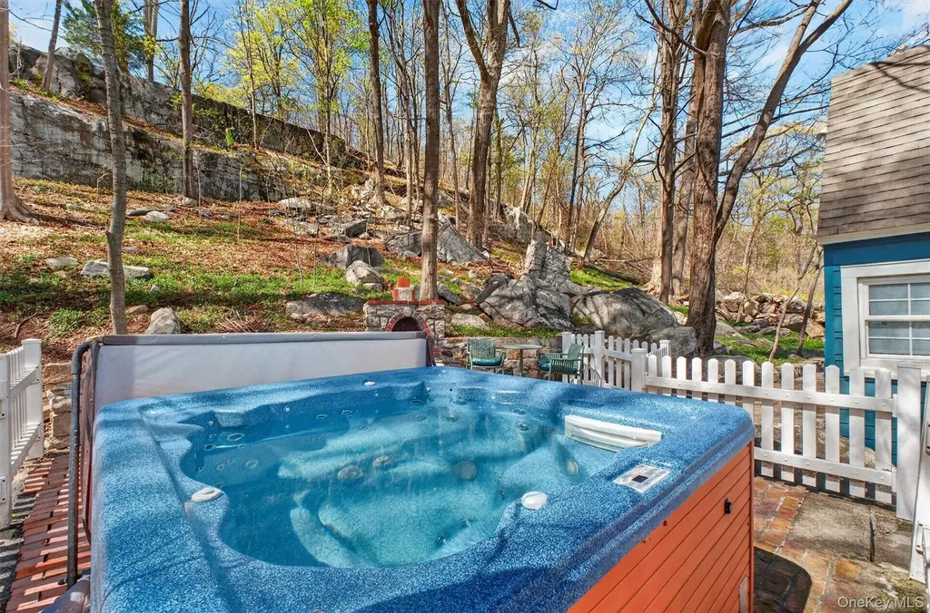 115 Tanglewylde Road Lake Peekskill NY 10537