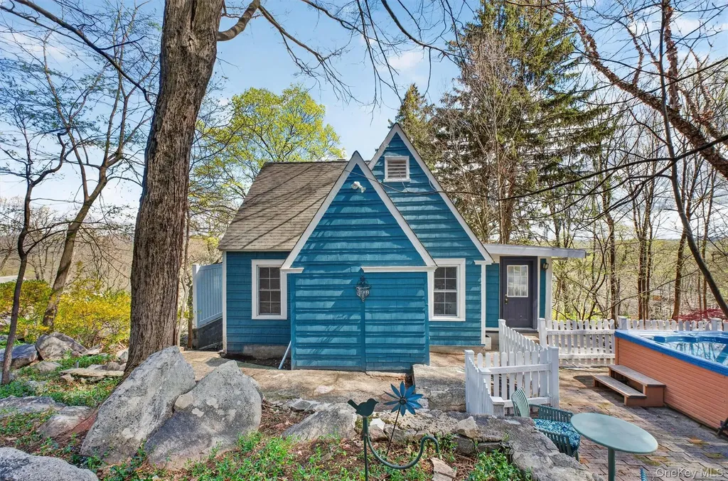 115 Tanglewylde Road Lake Peekskill NY 10537