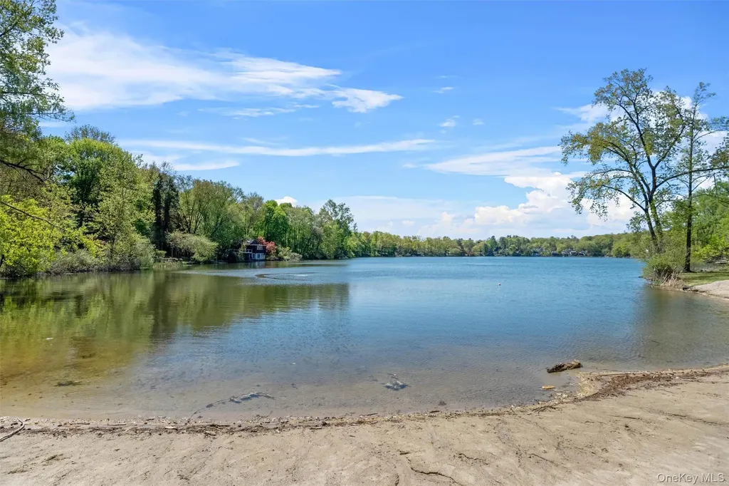 115 Tanglewylde Road Lake Peekskill NY 10537