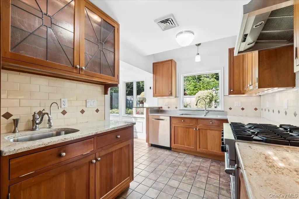81 Sargent Road Scarsdale NY 10583