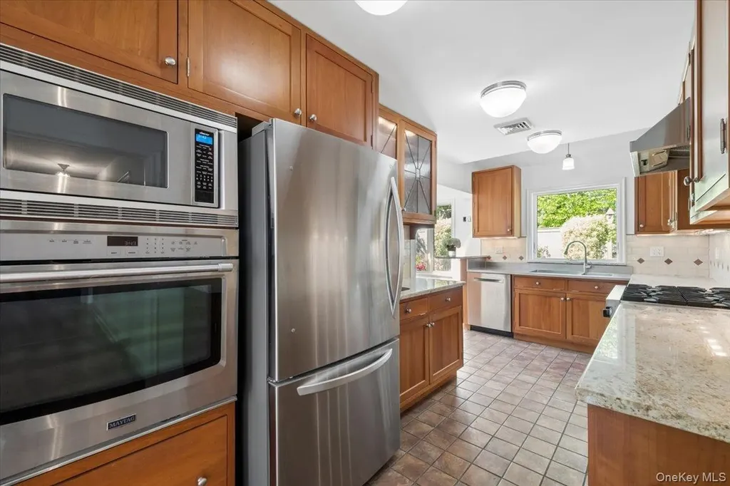 81 Sargent Road Scarsdale NY 10583
