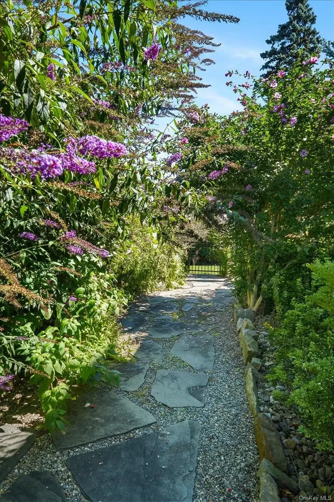 81 Sargent Road Scarsdale NY 10583