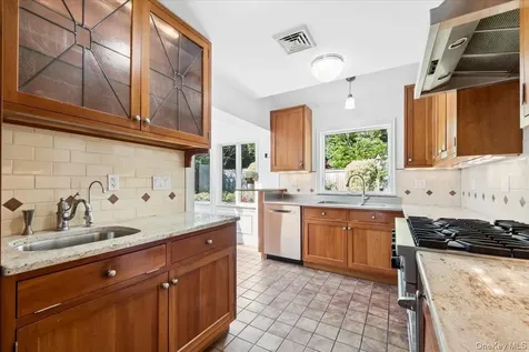 81 Sargent Road Scarsdale NY 10583