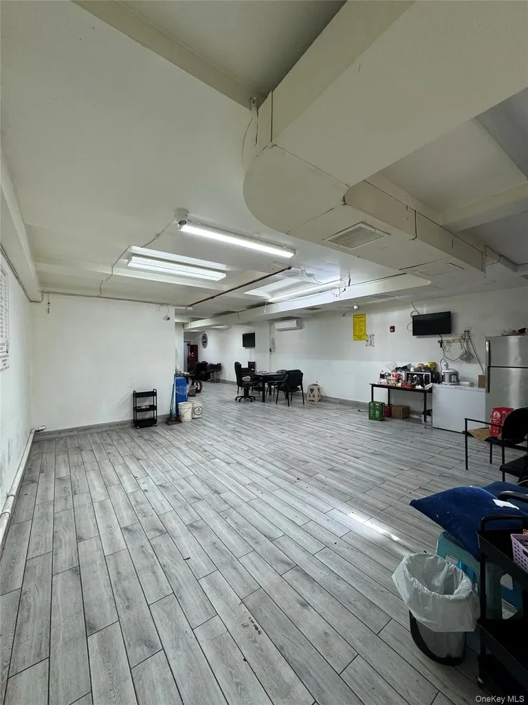 133-24 41st Road Flushing NY 11355