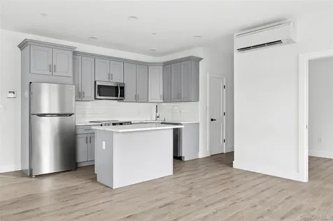 533 Greenwich Street Hempstead NY 11550