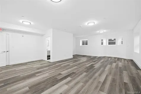 533 Greenwich Street Hempstead NY 11550
