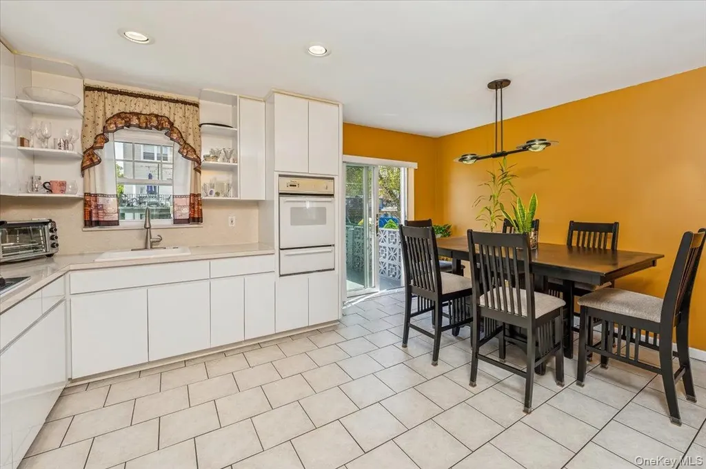 228 Calhoun Avenue Bronx NY 10465