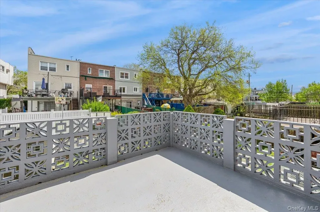 228 Calhoun Avenue Bronx NY 10465
