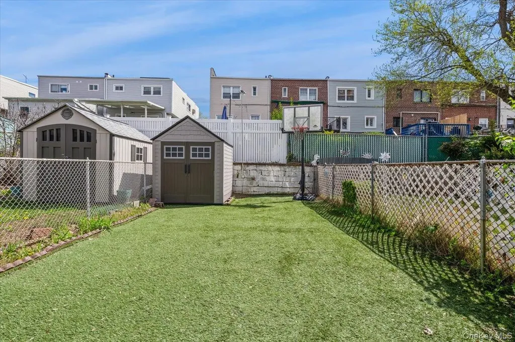 228 Calhoun Avenue Bronx NY 10465