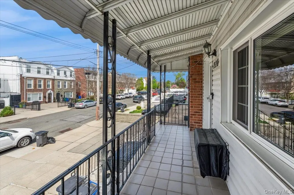 228 Calhoun Avenue Bronx NY 10465