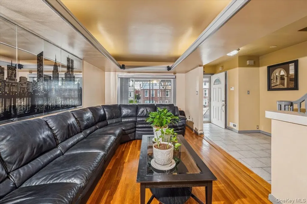 228 Calhoun Avenue Bronx NY 10465