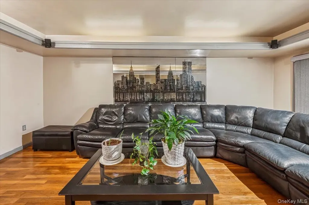 228 Calhoun Avenue Bronx NY 10465