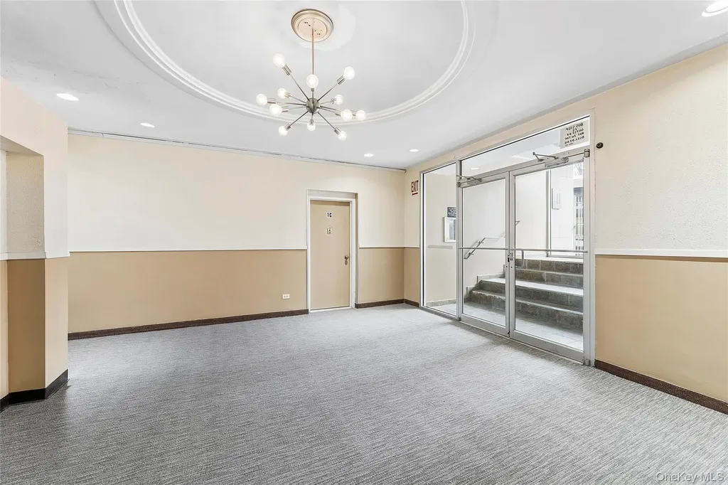 6645 Broadway Bronx NY 10471