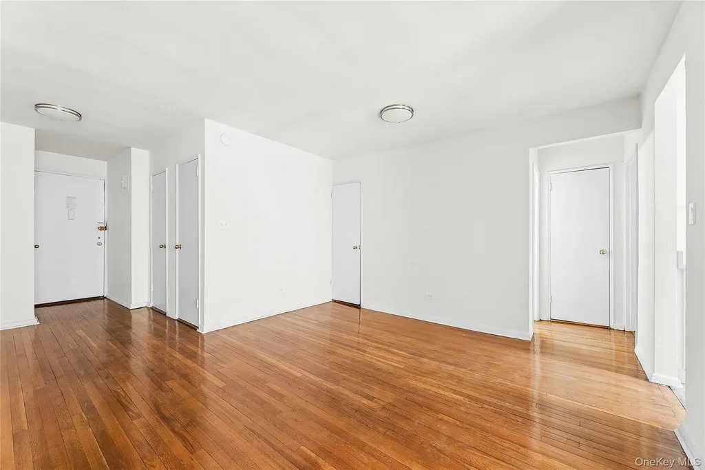6645 Broadway Bronx NY 10471