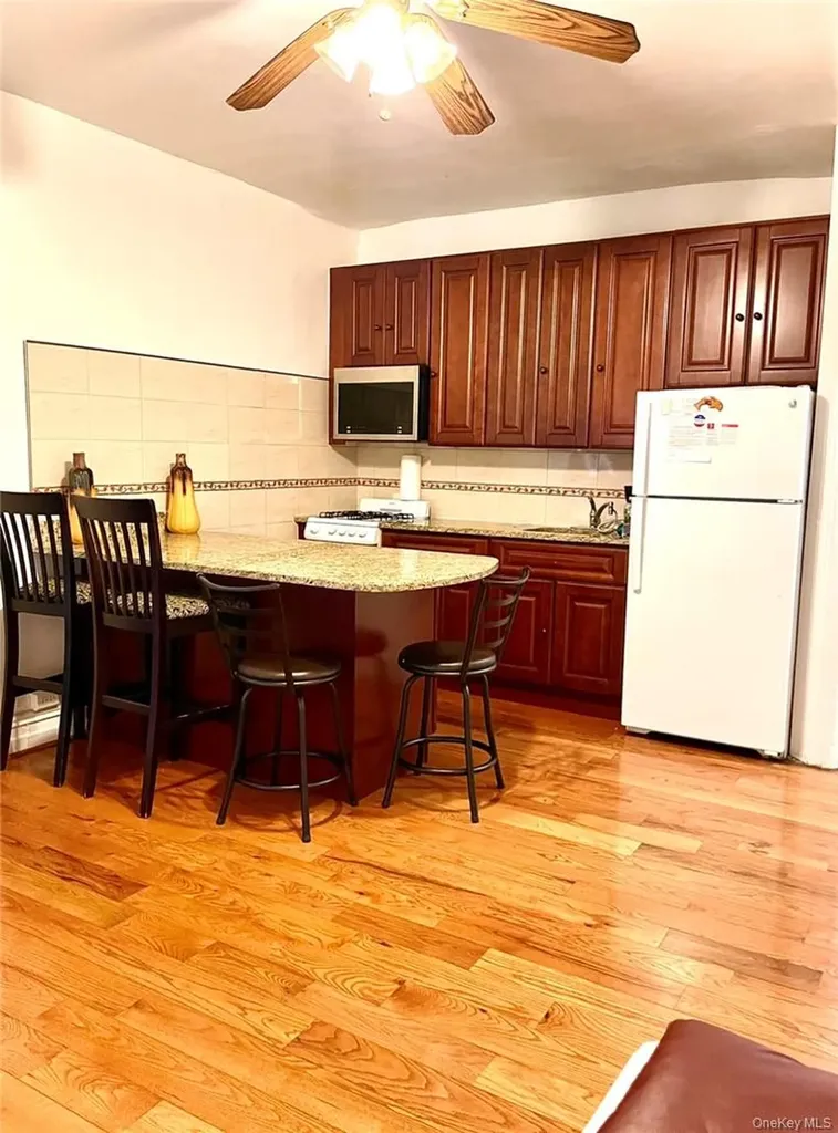 941 Jerome Avenue Bronx NY 10452