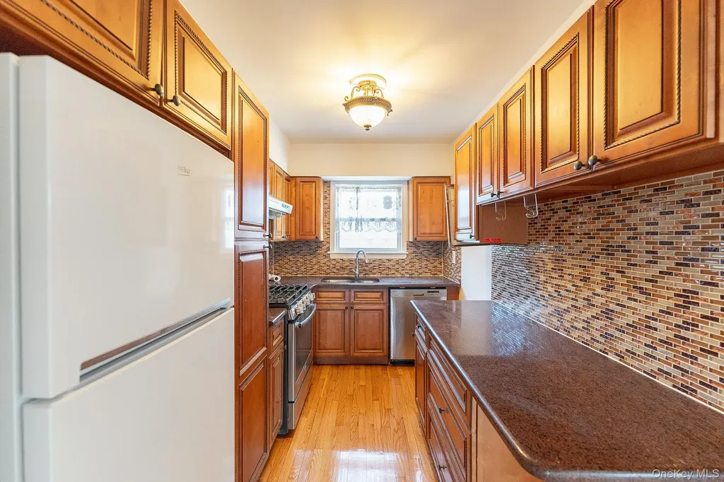 140-07 68th Drive Flushing NY 11367
