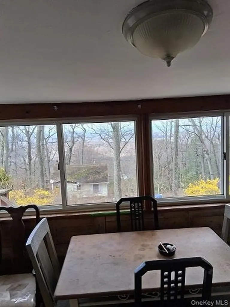 26 Oakwood Trail S Monroe NY 10950