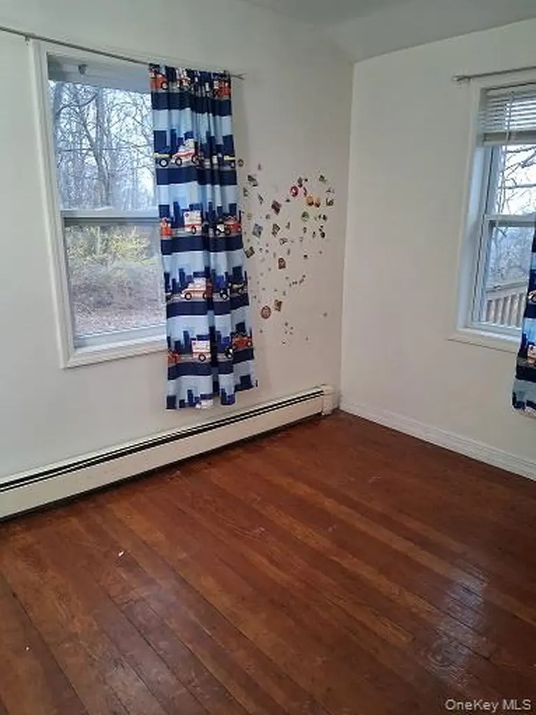 26 Oakwood Trail S Monroe NY 10950