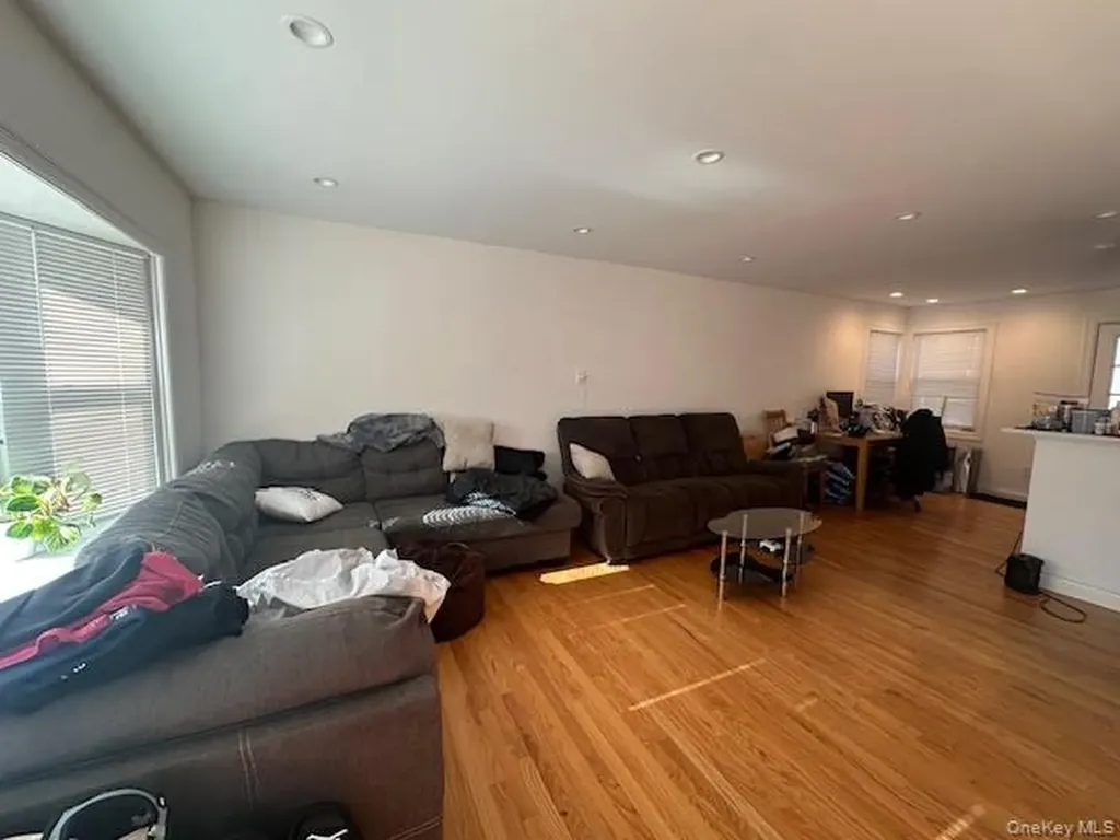 21 Ruby Lane Huntington Station NY 11746