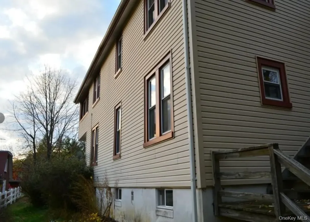 6 Stowe Road Peekskill NY 10566