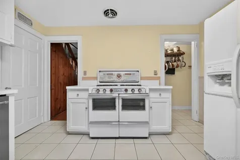 427 Westchester Avenue White Plains NY 10604