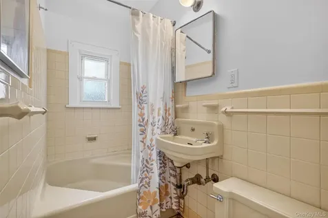 427 Westchester Avenue White Plains NY 10604