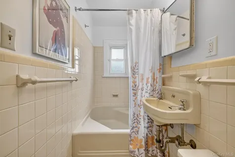 427 Westchester Avenue White Plains NY 10604