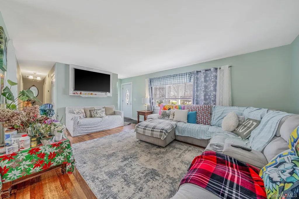 36595 County Road 48 Peconic NY 11958