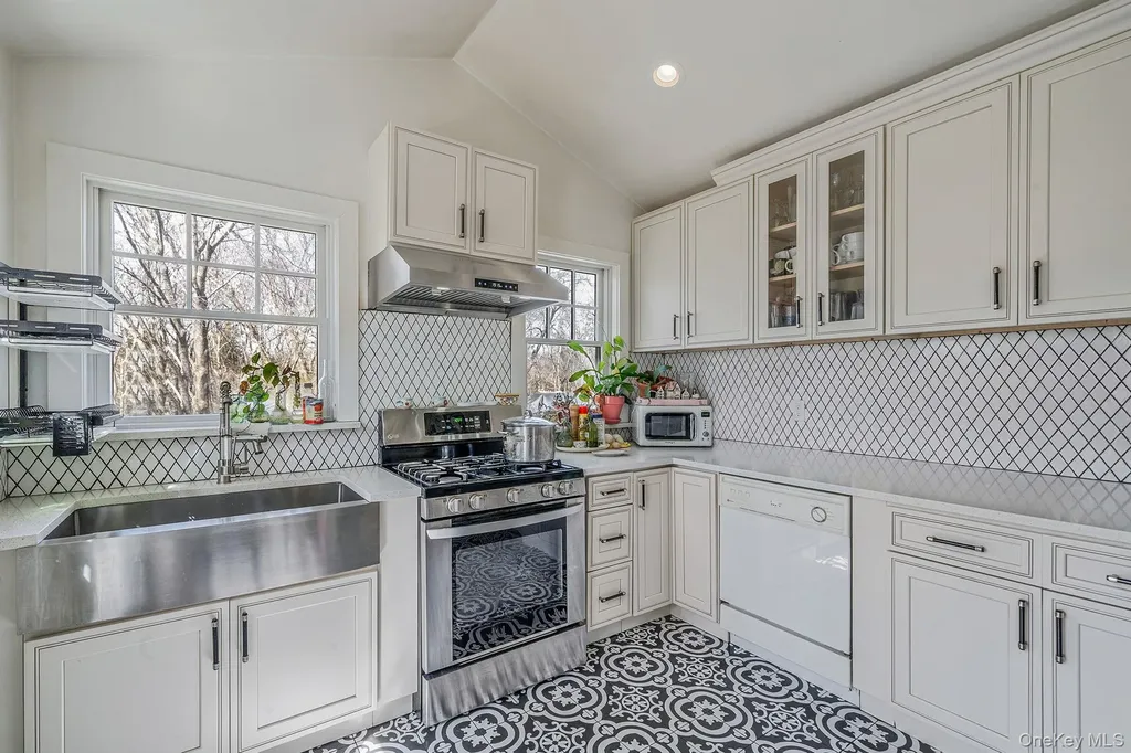 36595 County Road 48 Peconic NY 11958