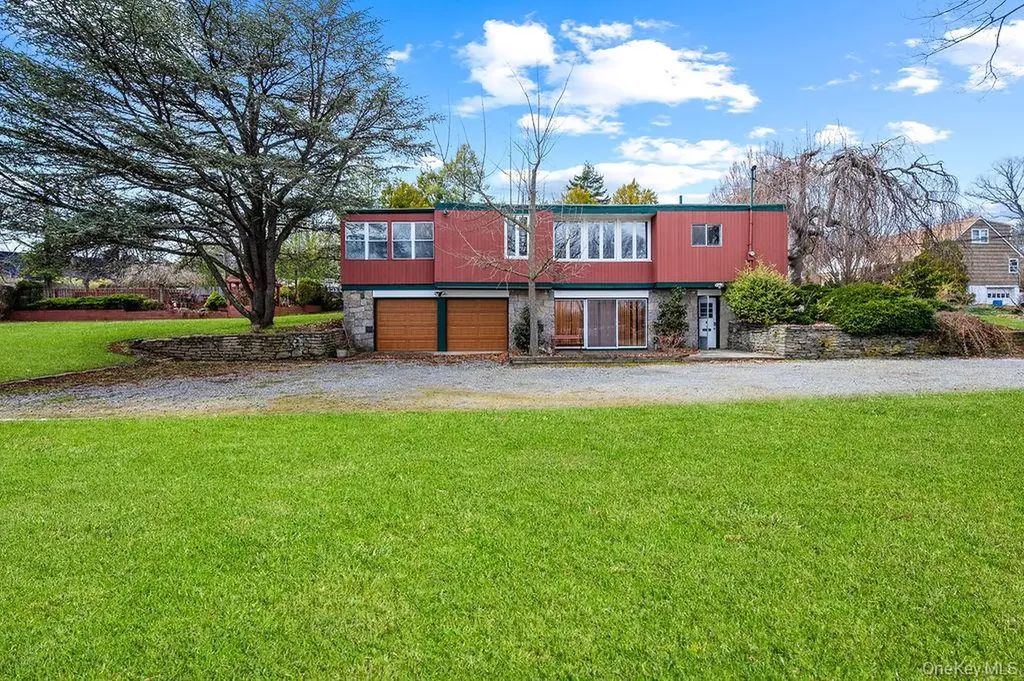 11 Valley View Road Great Neck NY 11021