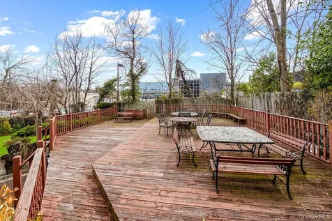 11 Valley View Road Great Neck NY 11021