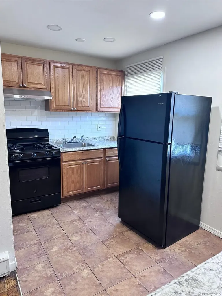 1 E Hemlock Drive Bay Shore NY 11706