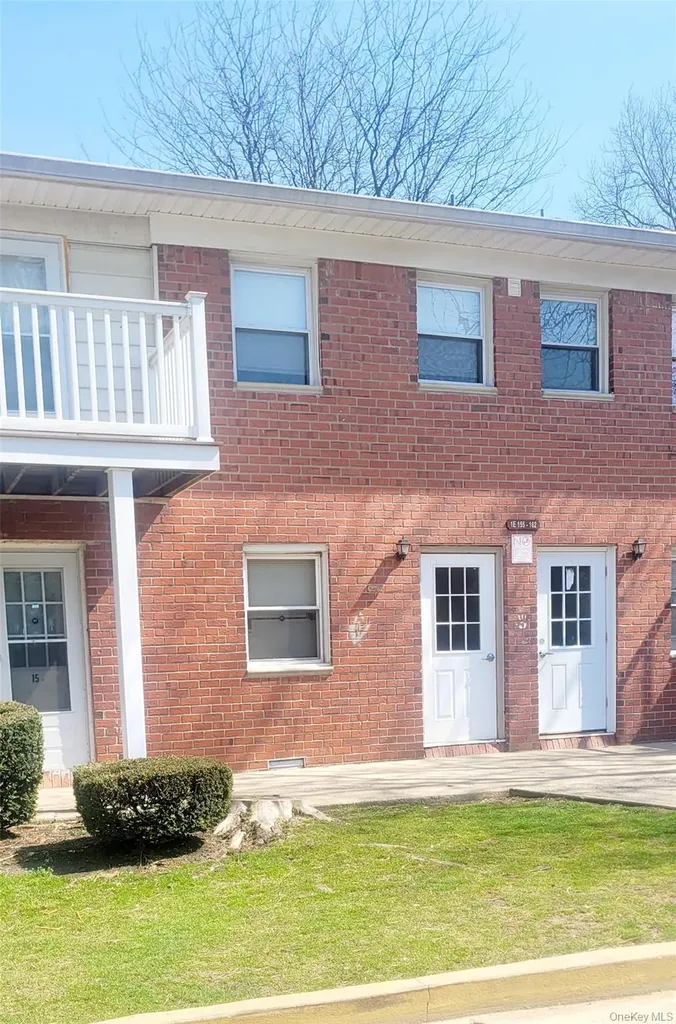 1 E Hemlock Drive Bay Shore NY 11706