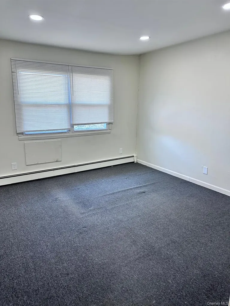 1 E Hemlock Drive Bay Shore NY 11706