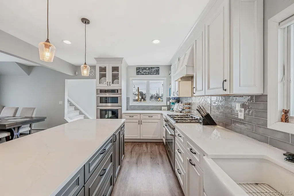794 Pecan Street Lindenhurst NY 11757