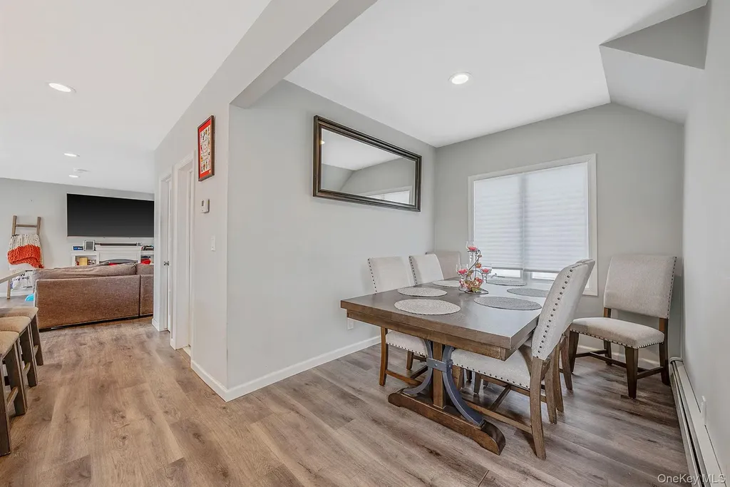 794 Pecan Street Lindenhurst NY 11757