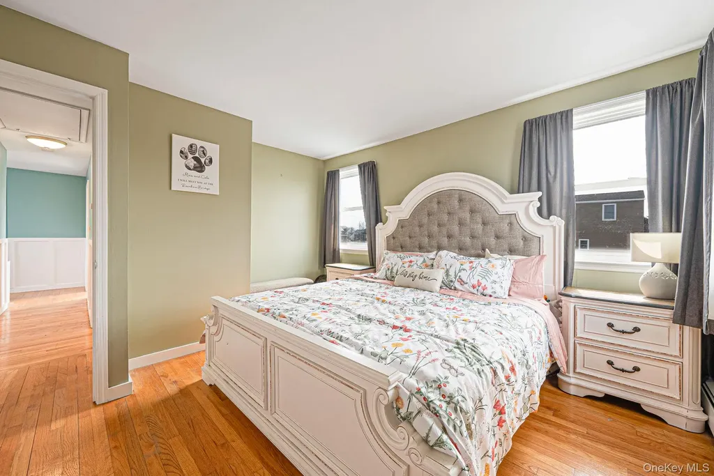 794 Pecan Street Lindenhurst NY 11757