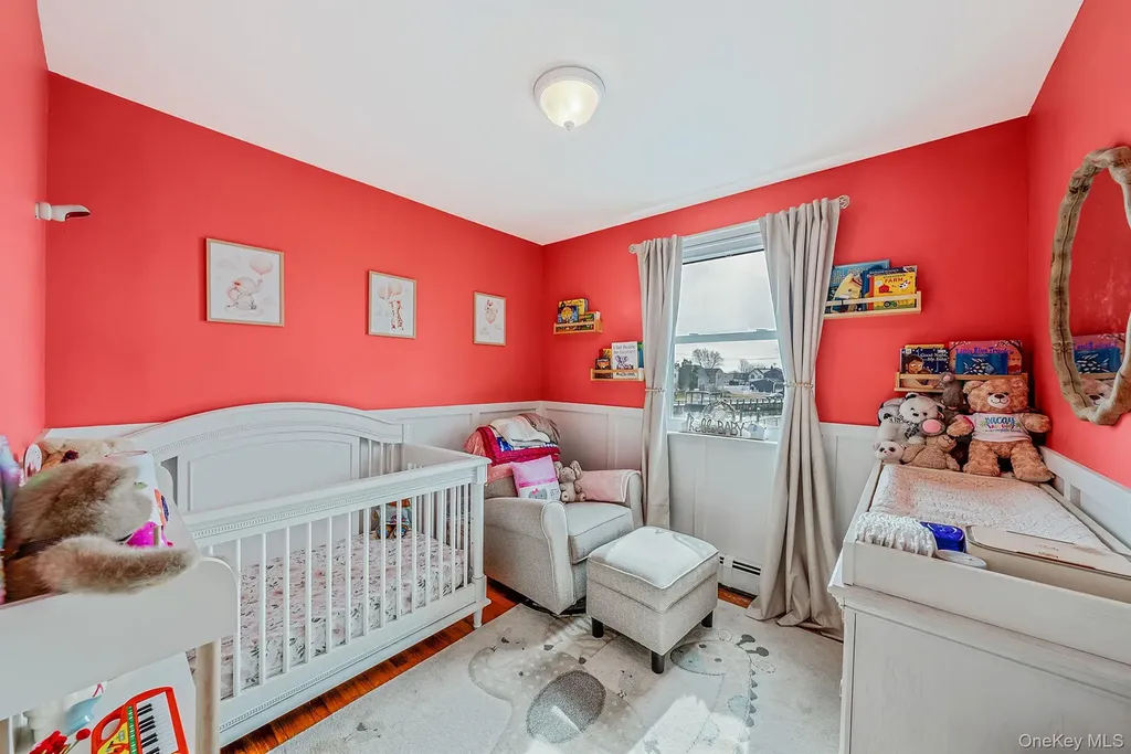 794 Pecan Street Lindenhurst NY 11757