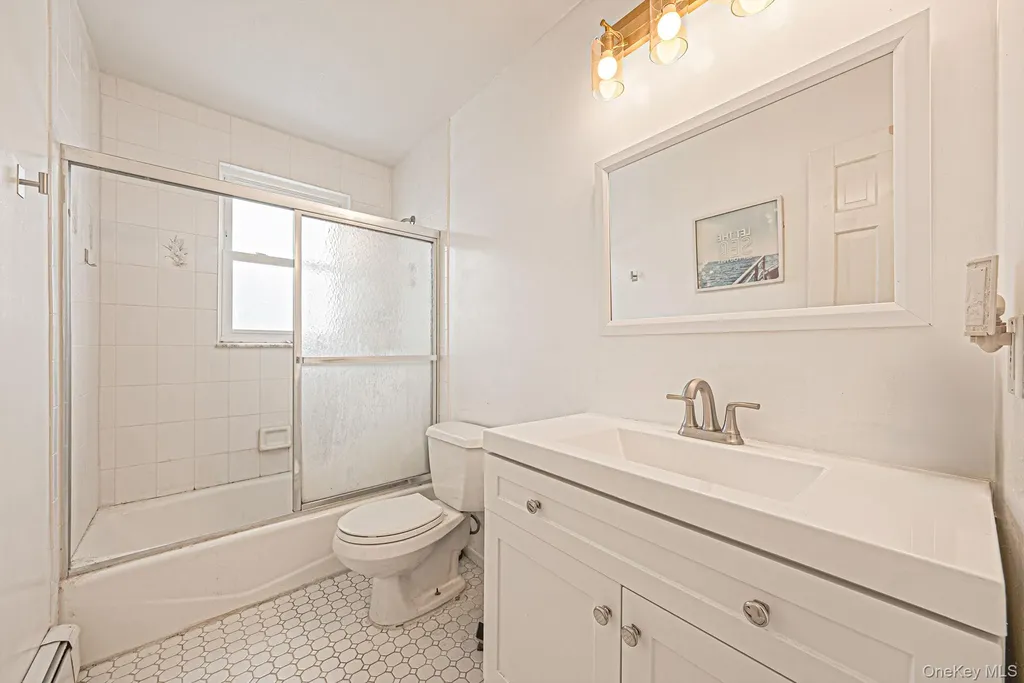 794 Pecan Street Lindenhurst NY 11757